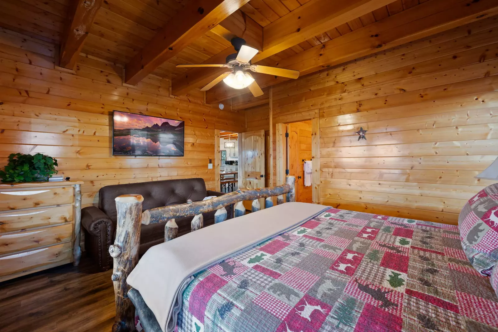 AWESOME VIEW LODGE