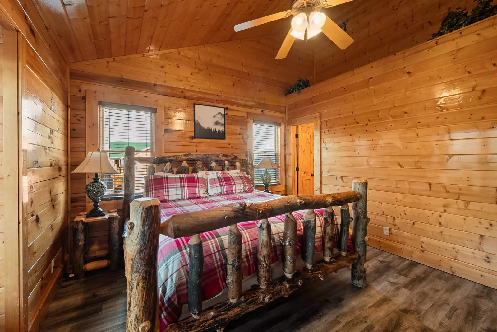 AWESOME VIEW LODGE
