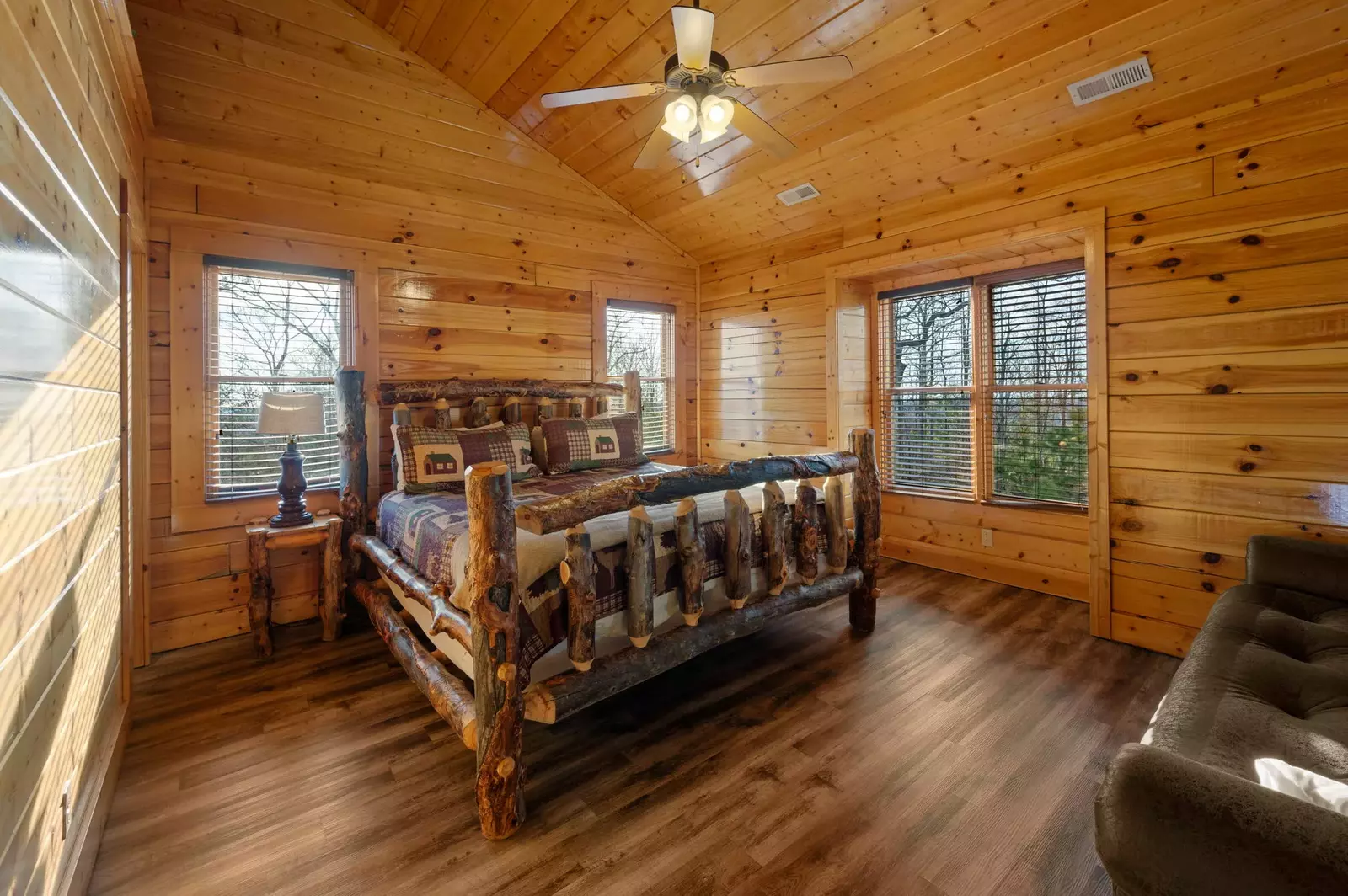 AWESOME VIEW LODGE