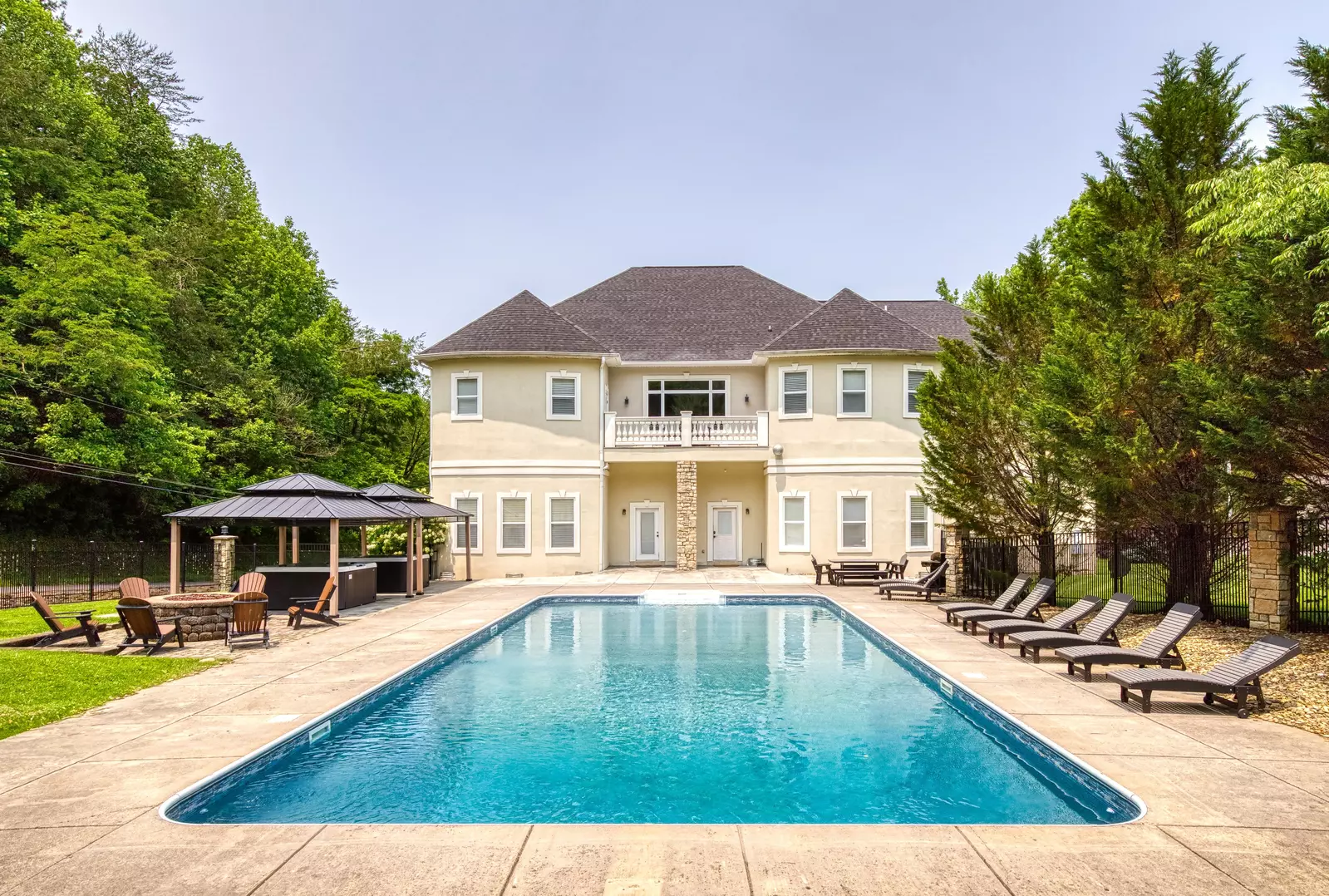 GREAT SMOKY MANSION