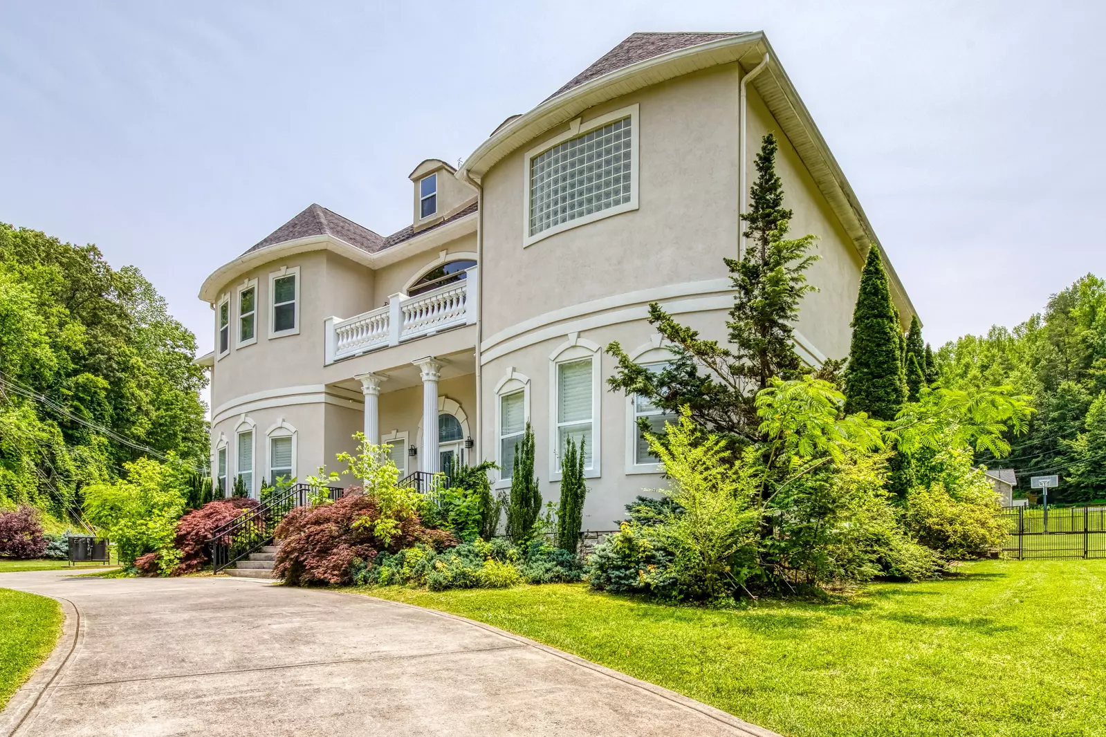 GREAT SMOKY MANSION