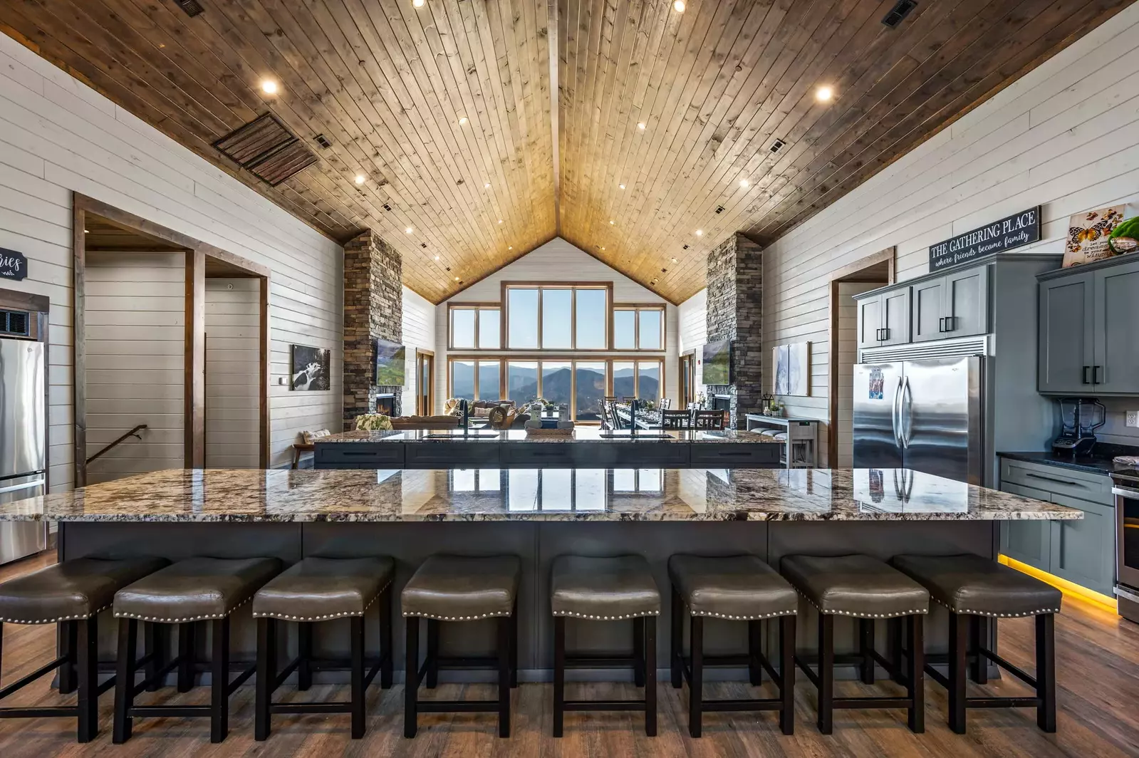 LUCID DREAMS LODGE