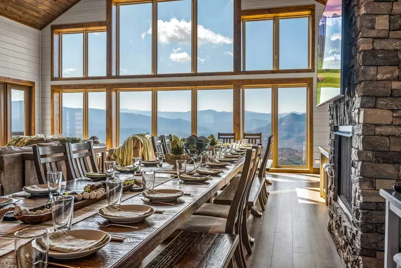 LUCID DREAMS LODGE