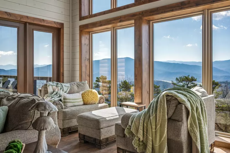 LUCID DREAMS LODGE