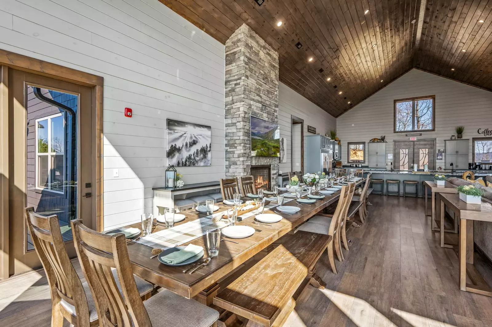LUCID DREAMS LODGE
