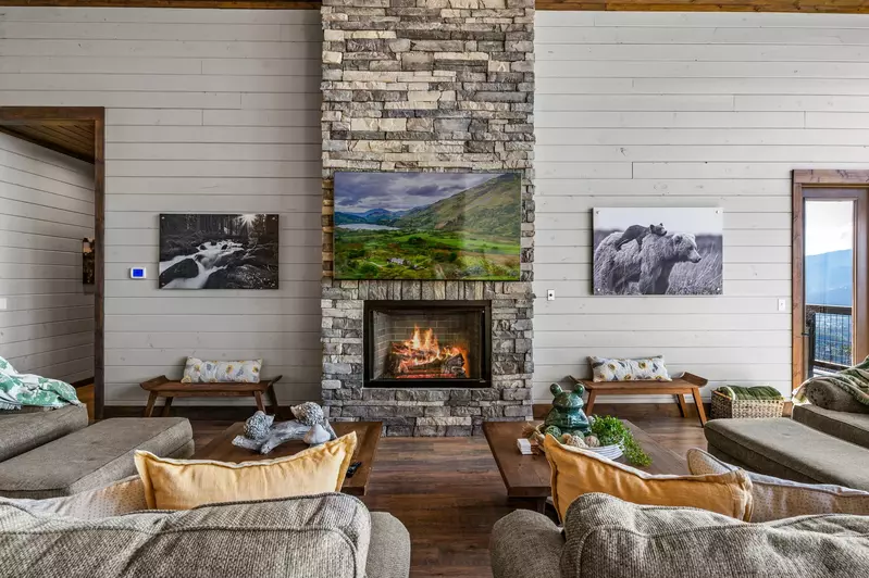LUCID DREAMS LODGE