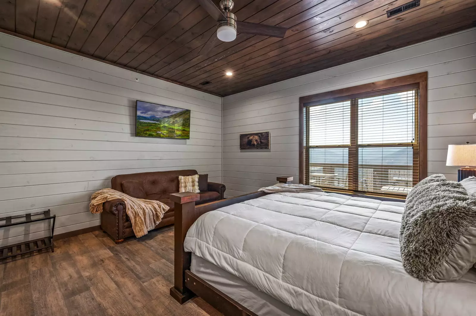 LUCID DREAMS LODGE