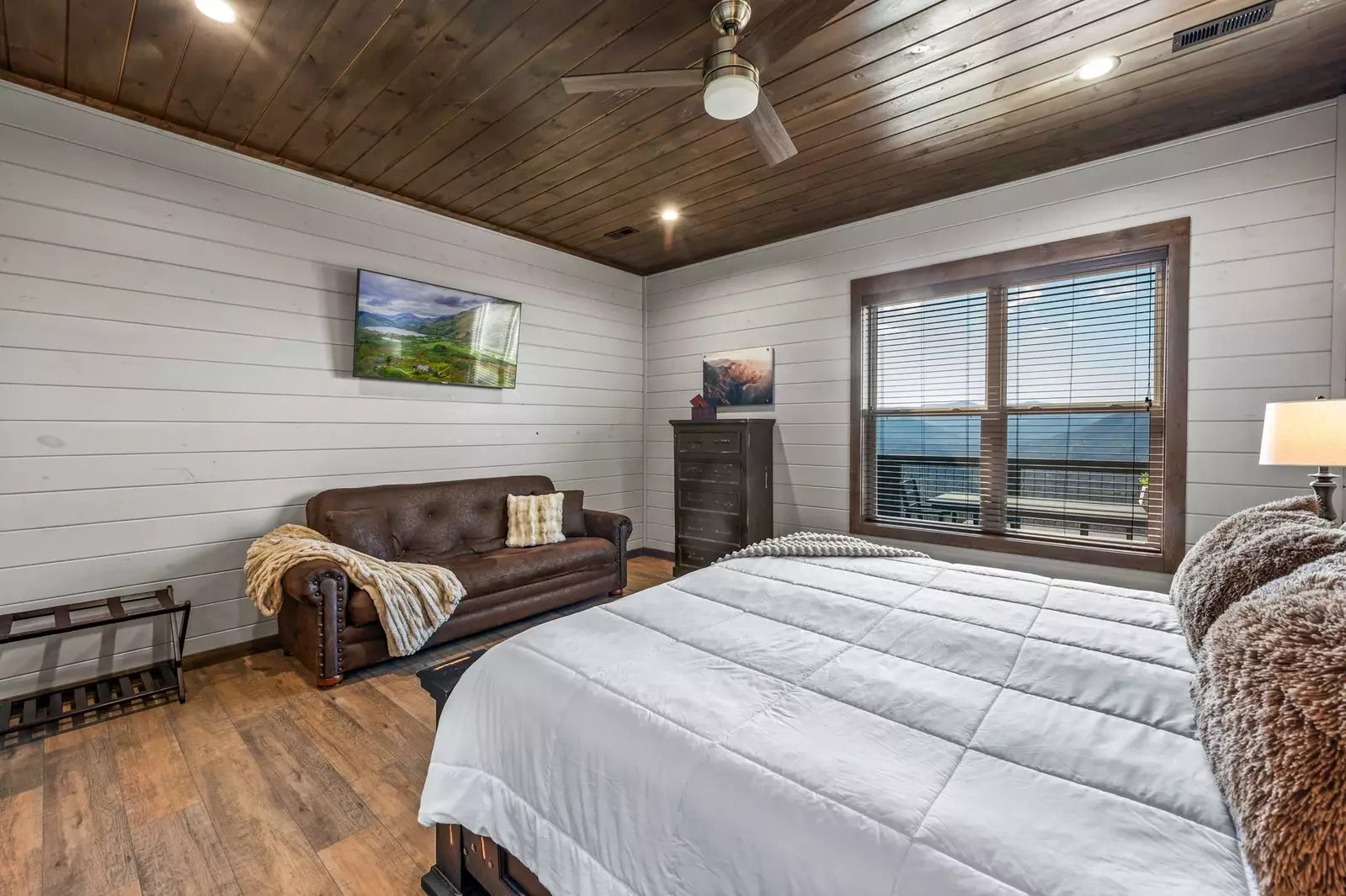 LUCID DREAMS LODGE