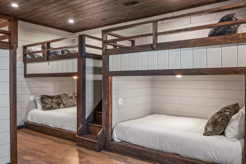 LUCID DREAMS LODGE