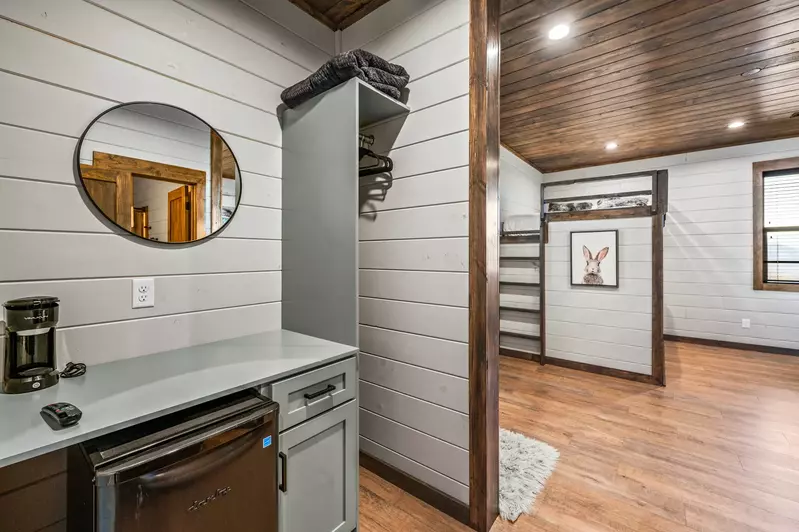 LUCID DREAMS LODGE
