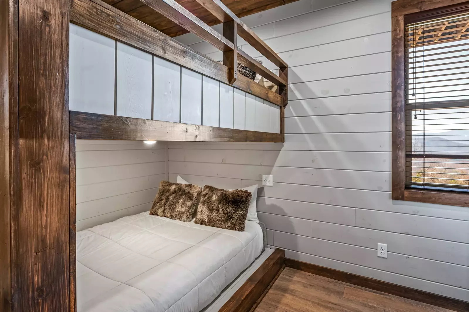 LUCID DREAMS LODGE