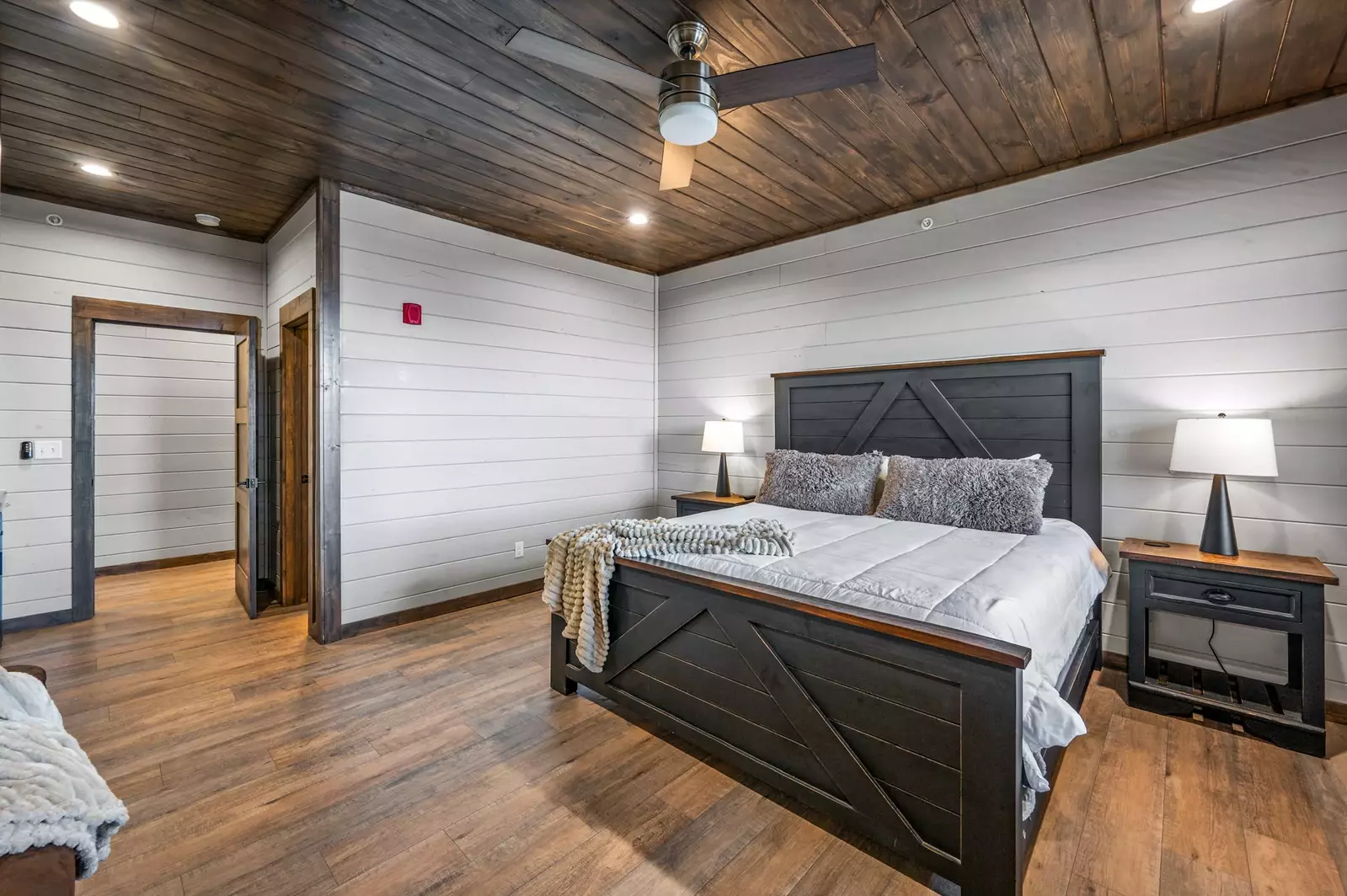 LUCID DREAMS LODGE