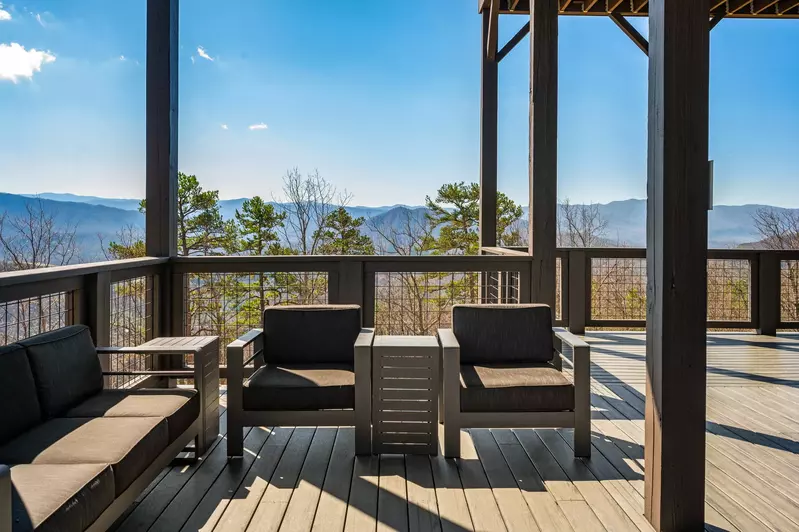 LUCID DREAMS LODGE