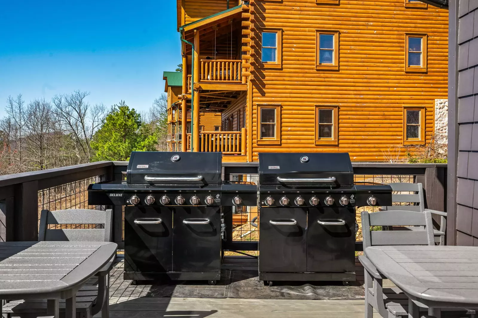 LUCID DREAMS LODGE
