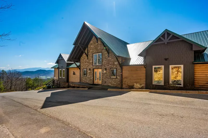 LUCID DREAMS LODGE