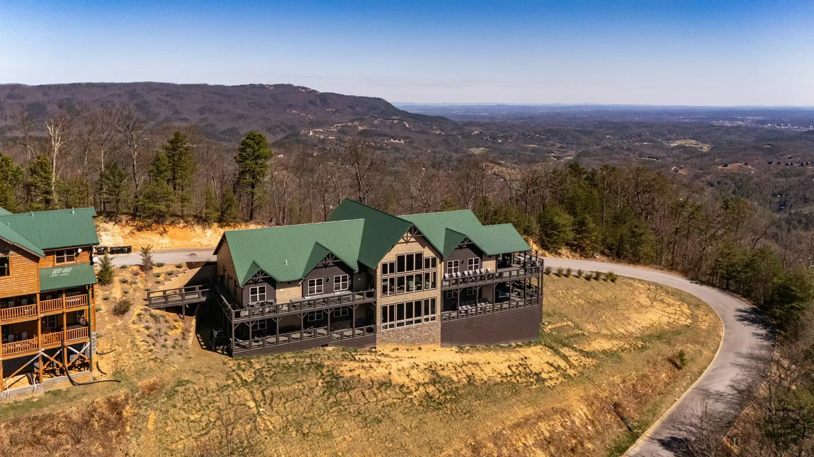 LUCID DREAMS LODGE