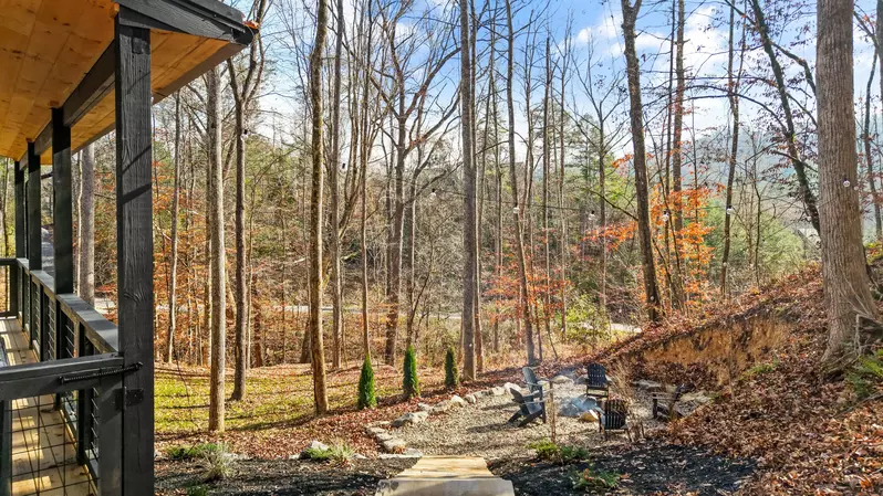 MOONSHINE RIDGE