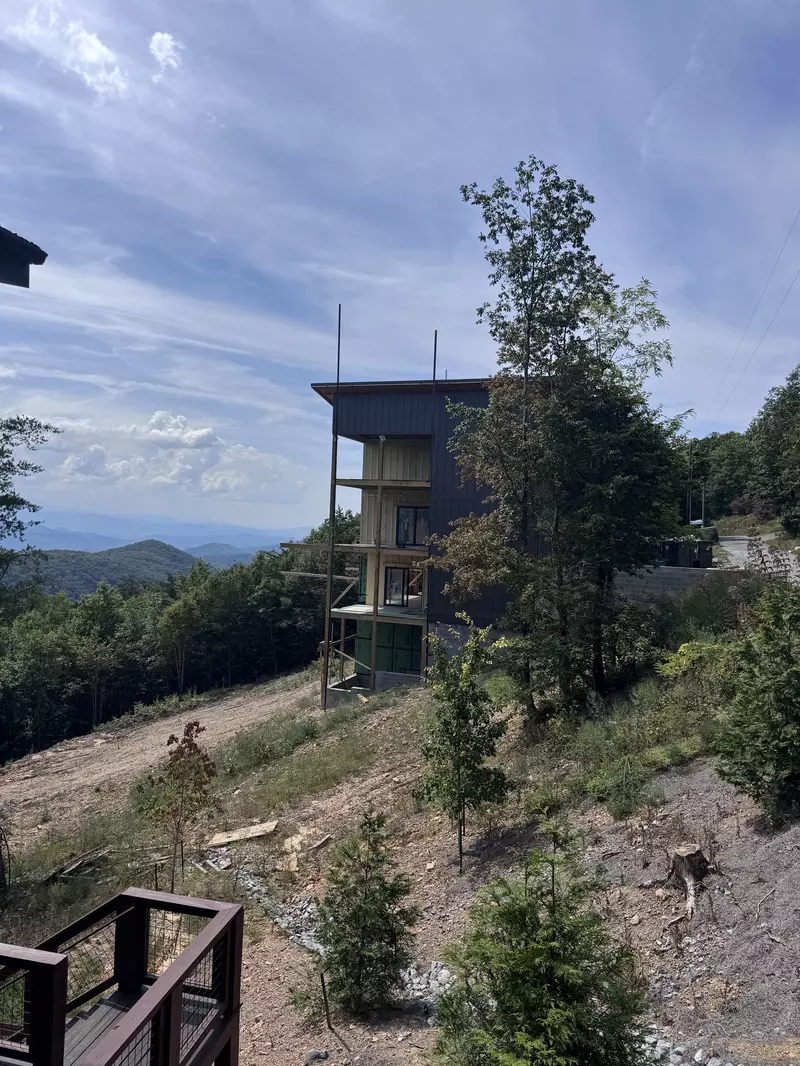 SPLASHIN' ON TOP OF THE WORLD