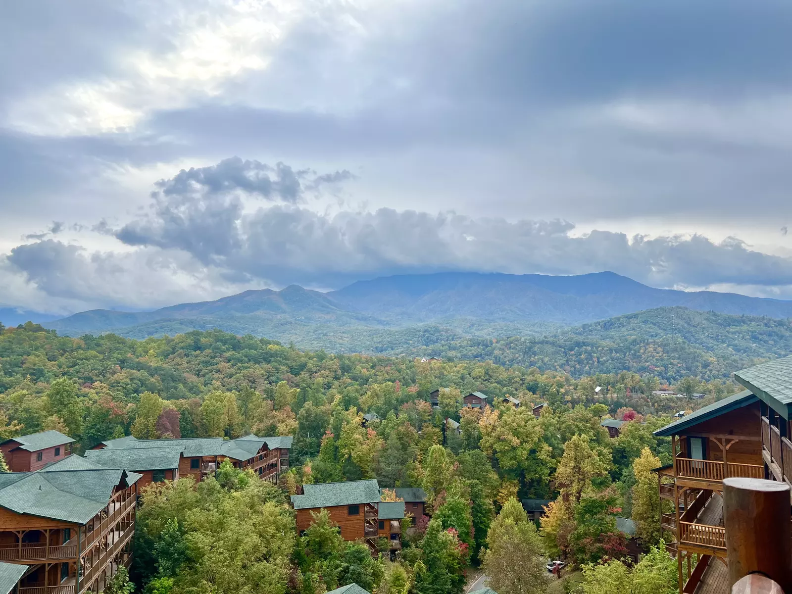 MOUNTAIN LOOKOUT LODGE