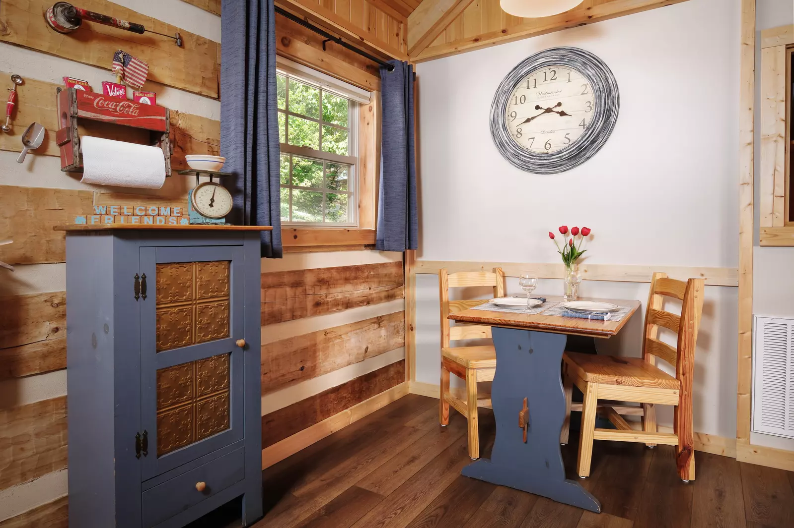 NESTLED INN