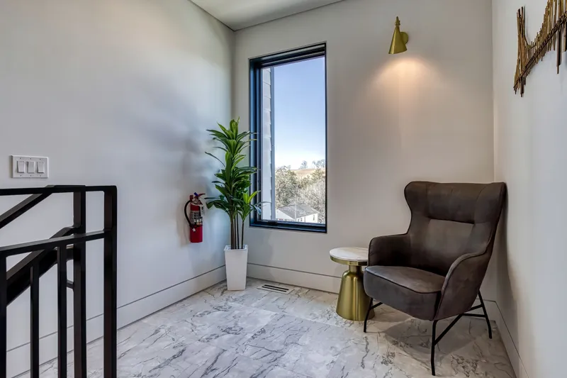 MOUNTAIN MODERN ESCAPE