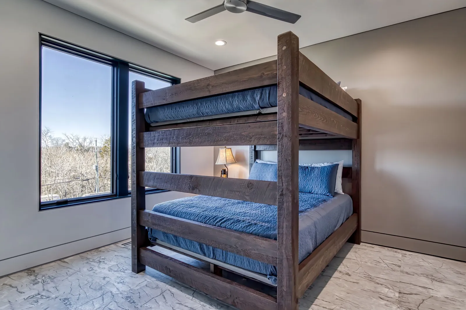 MOUNTAIN MODERN ESCAPE