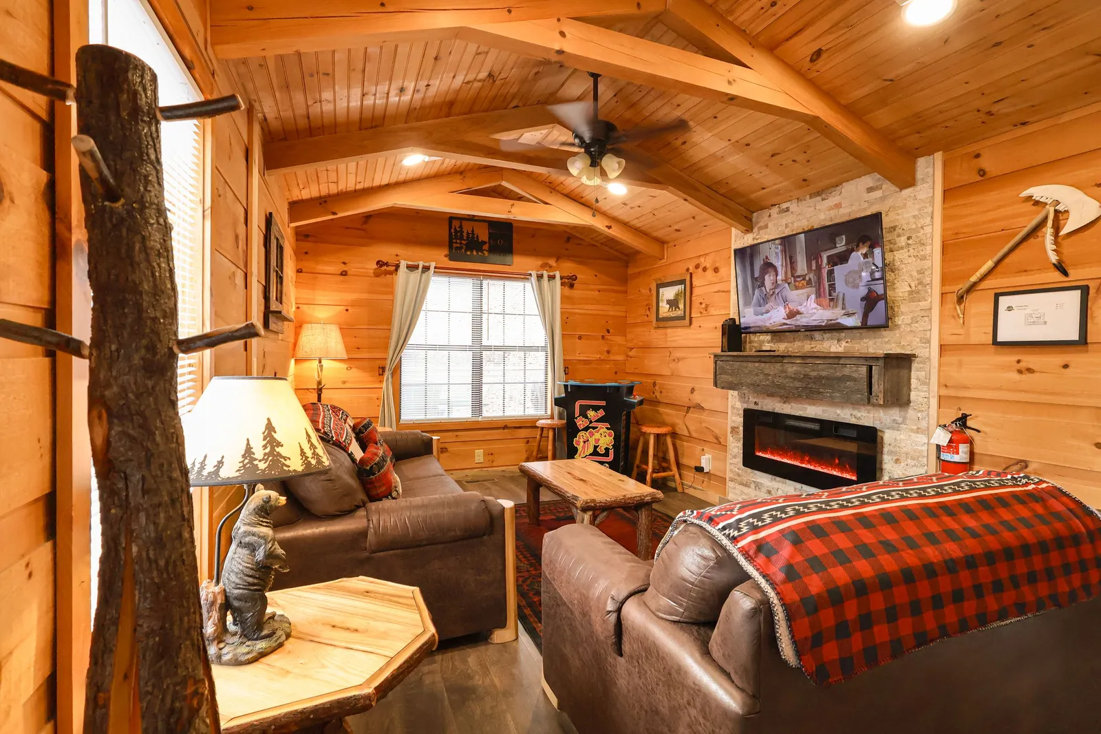 GOOD AURA CABIN