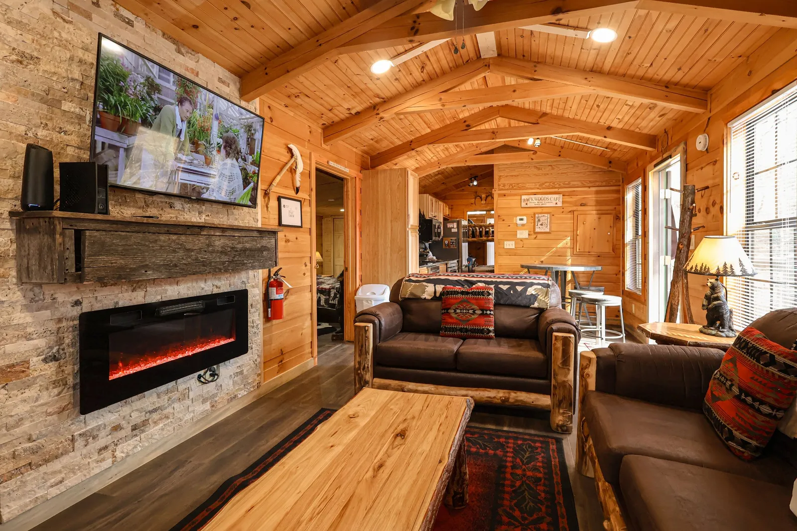 GOOD AURA CABIN