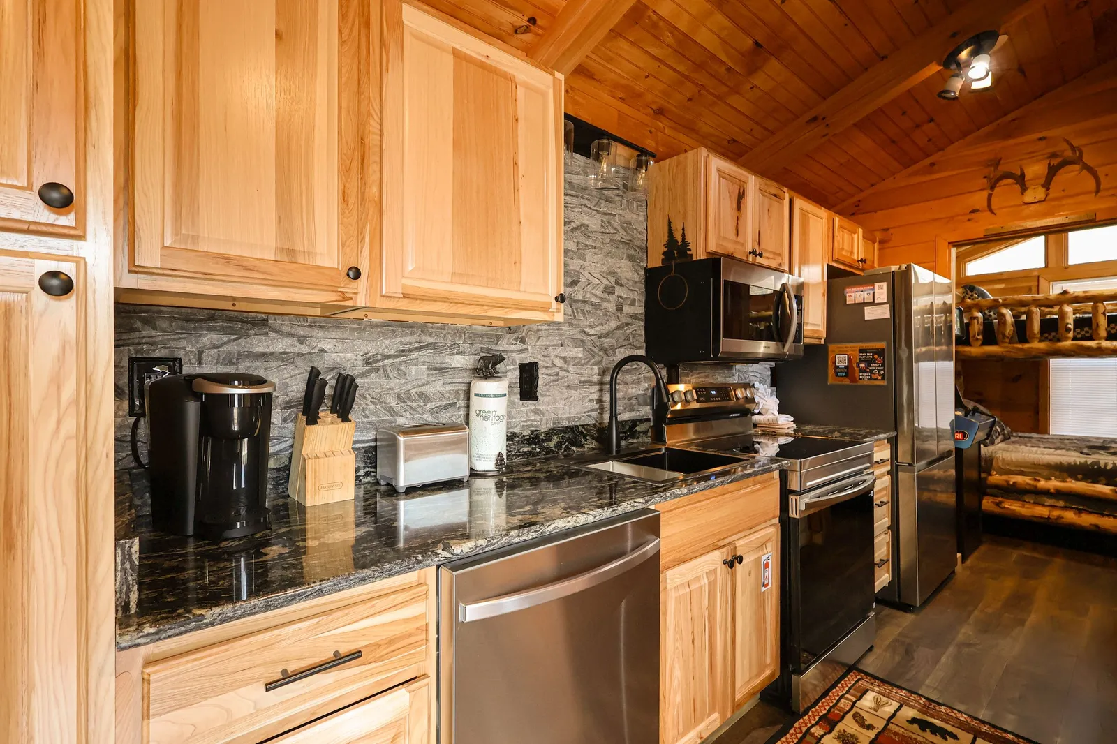 GOOD AURA CABIN
