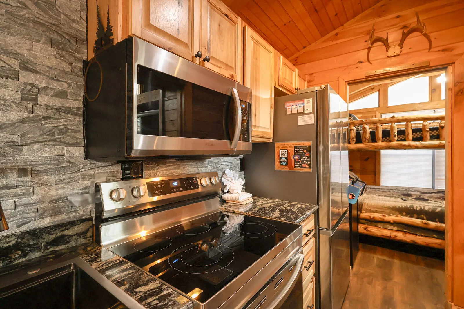 GOOD AURA CABIN