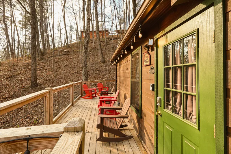 GOOD AURA CABIN