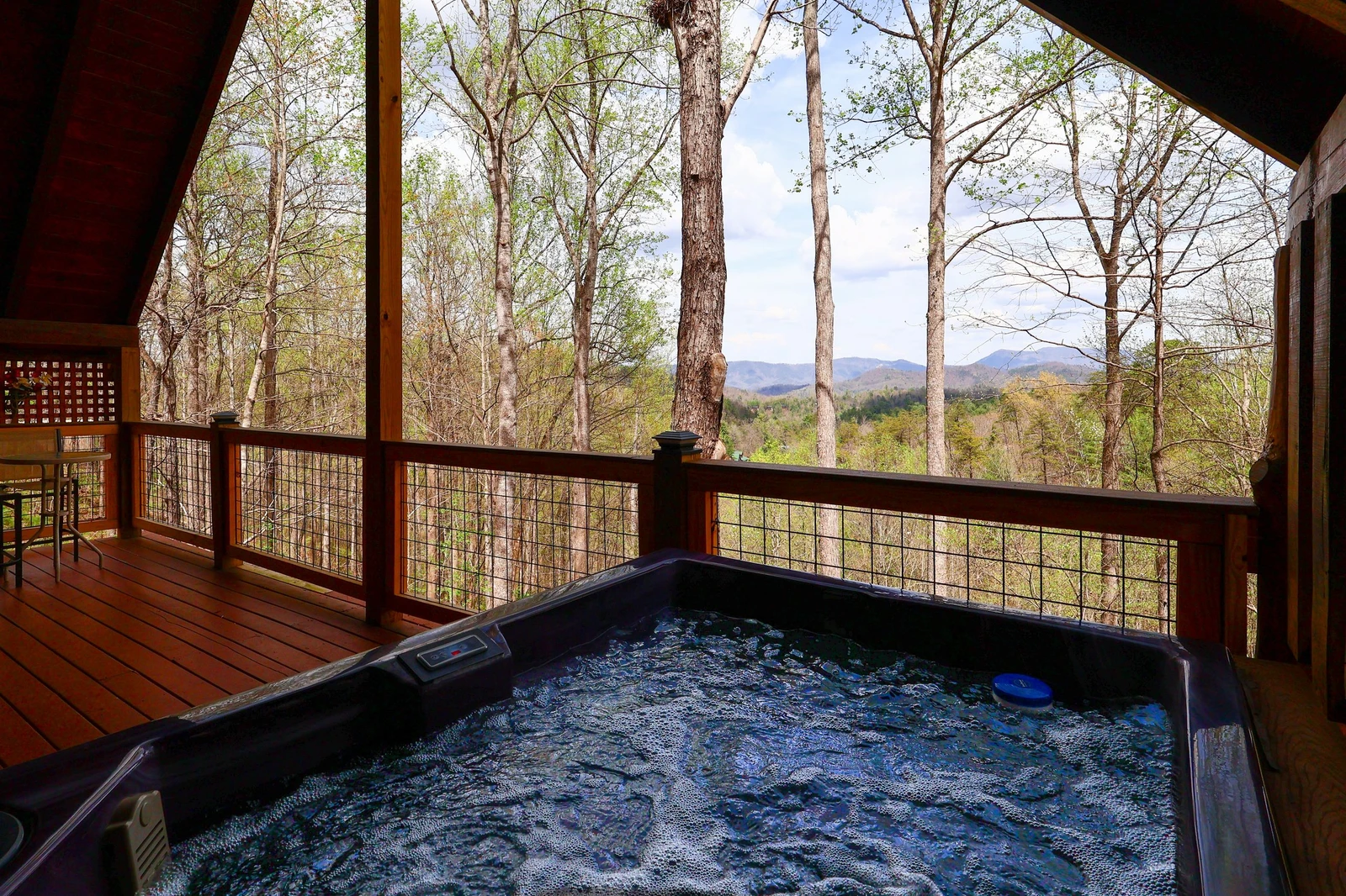 HONEY BEAR HIDEAWAY