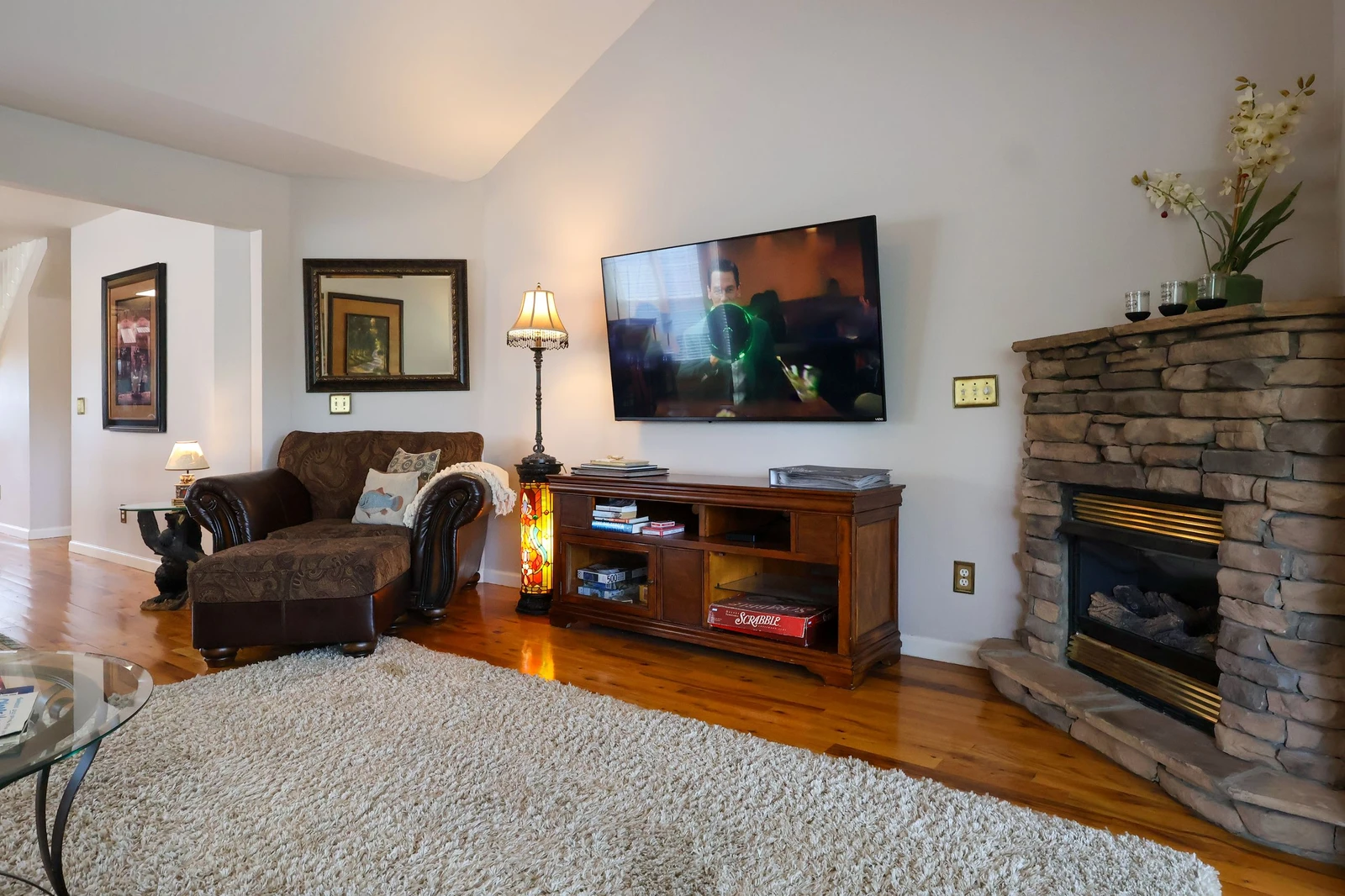 RIVERFRONT CHALET