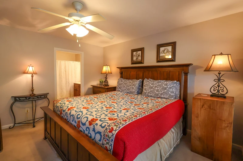 RIVERFRONT CHALET