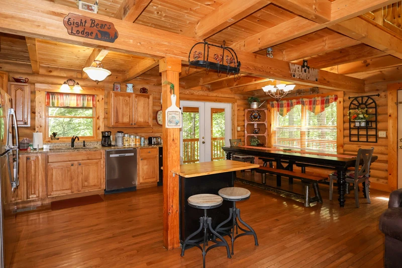 8 BEARS LODGE