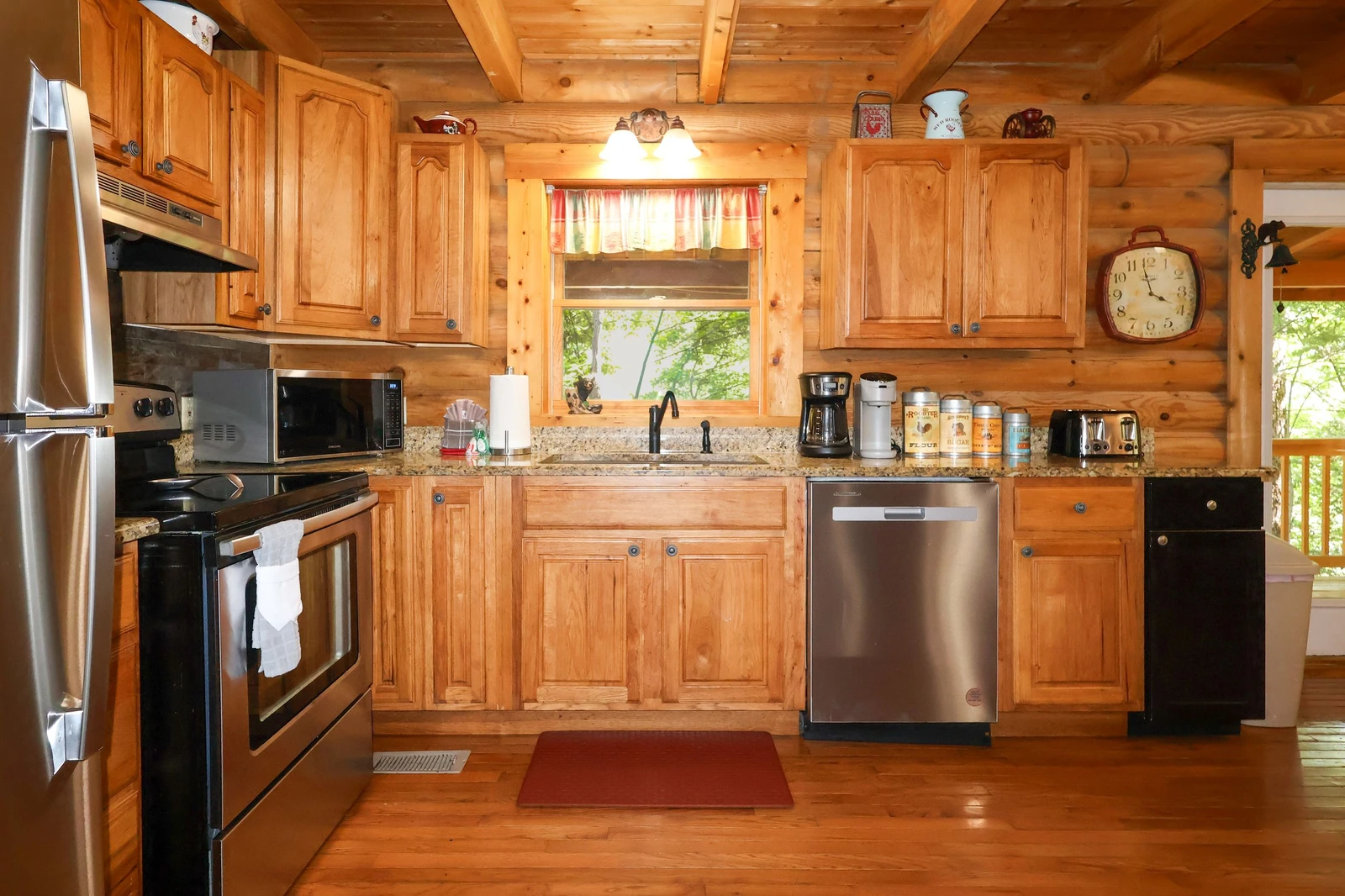 8 BEARS LODGE