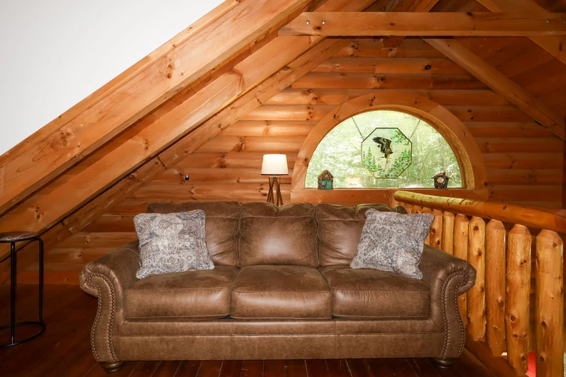 8 BEARS LODGE