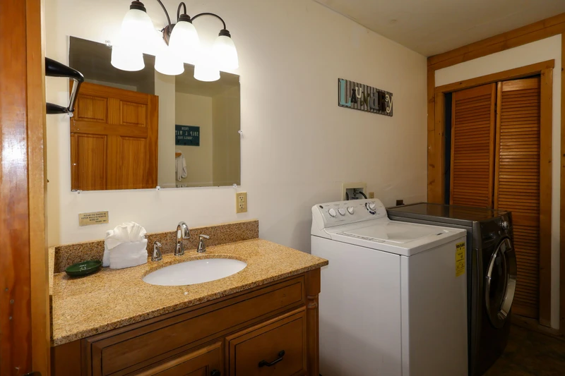 8 BEARS LODGE
