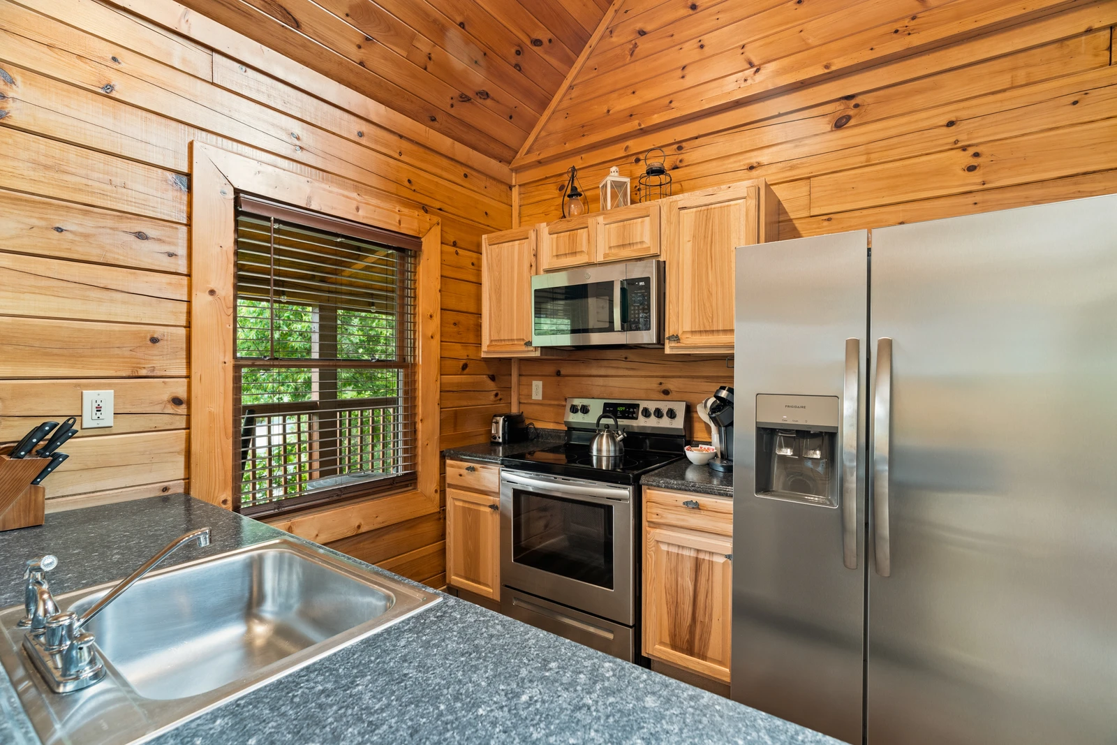 CABIN BY THE CREEK