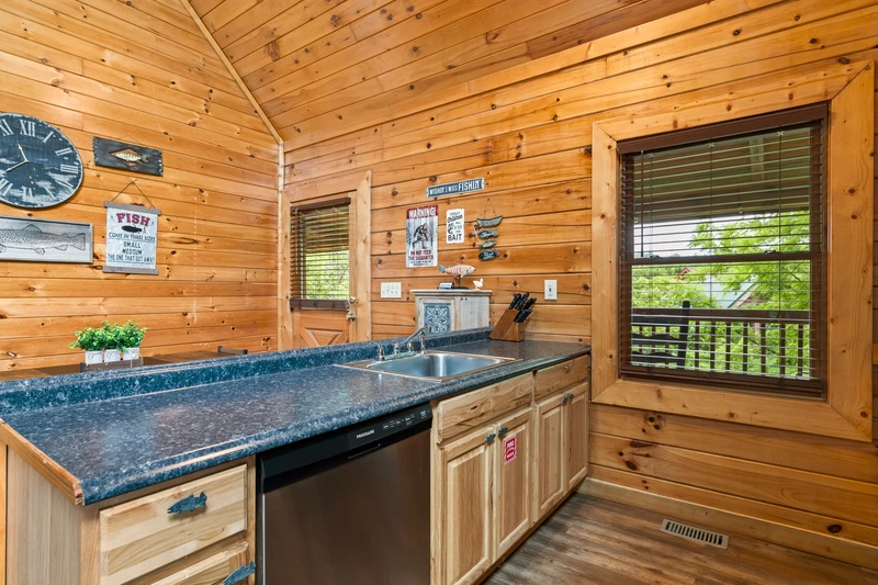 CABIN BY THE CREEK