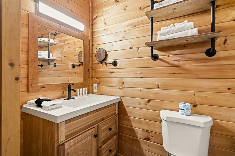 CABIN BY THE CREEK