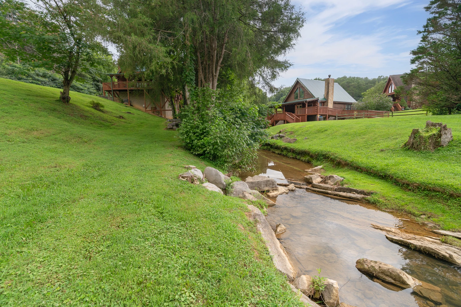 CABIN BY THE CREEK