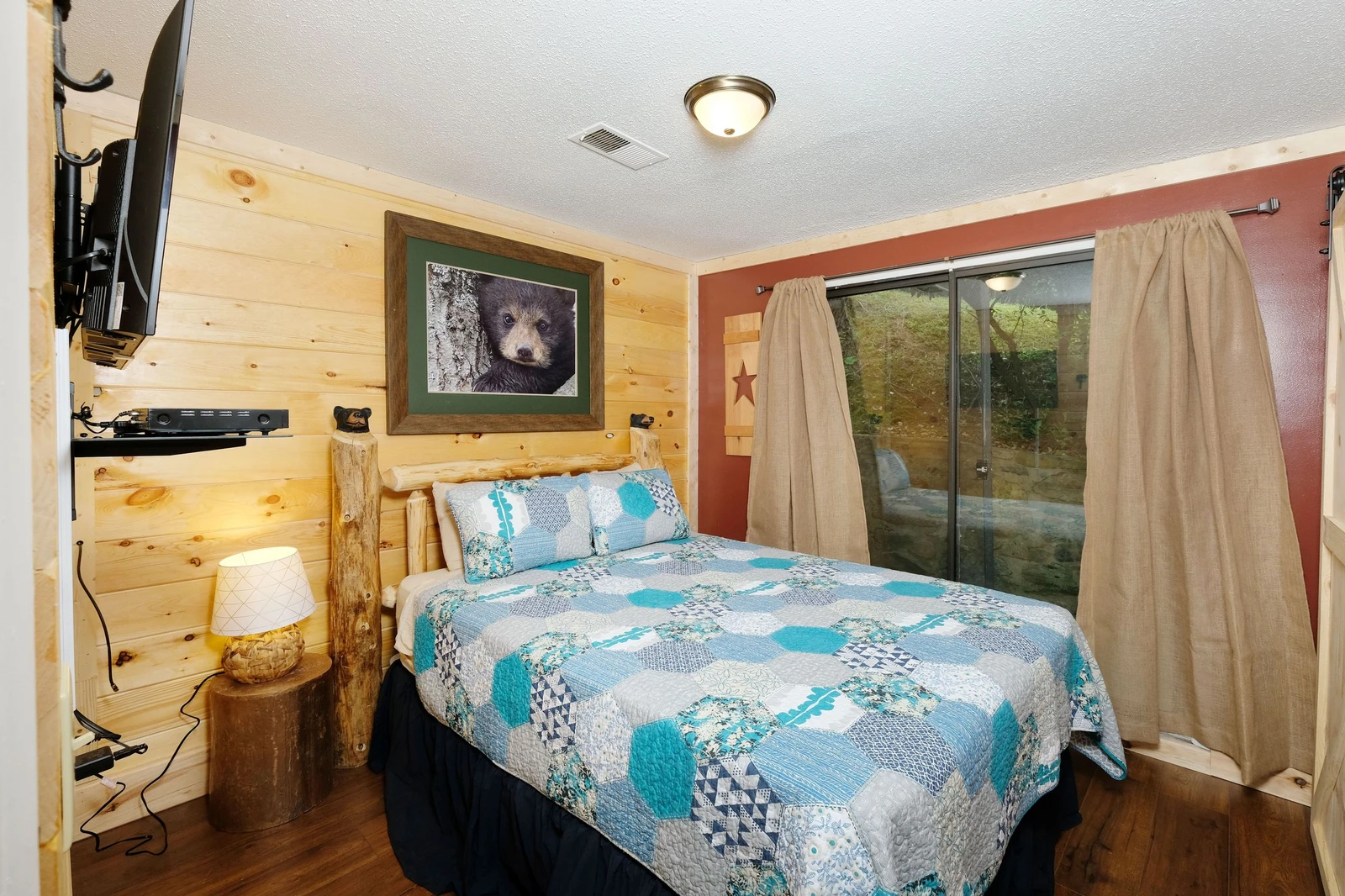PIONEER TRAIL RETREAT