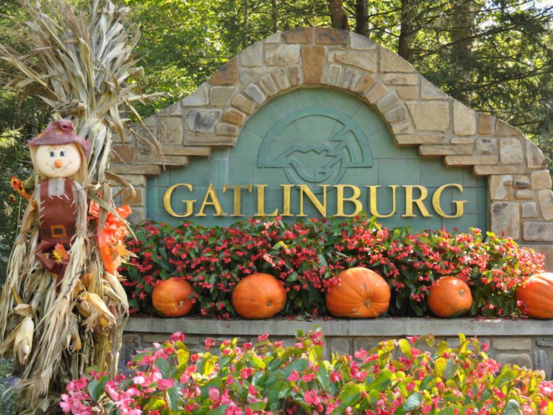 gatlinburg sign in the fall