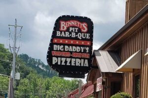 Bennett's Pit BBQ Sign