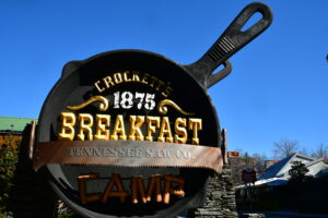 Crockett's Breakfast Camp in Pigeon Forge
