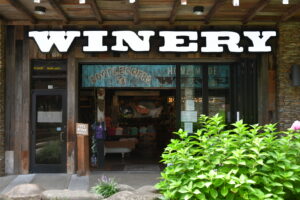 one of the wineries in gatlinburg tn